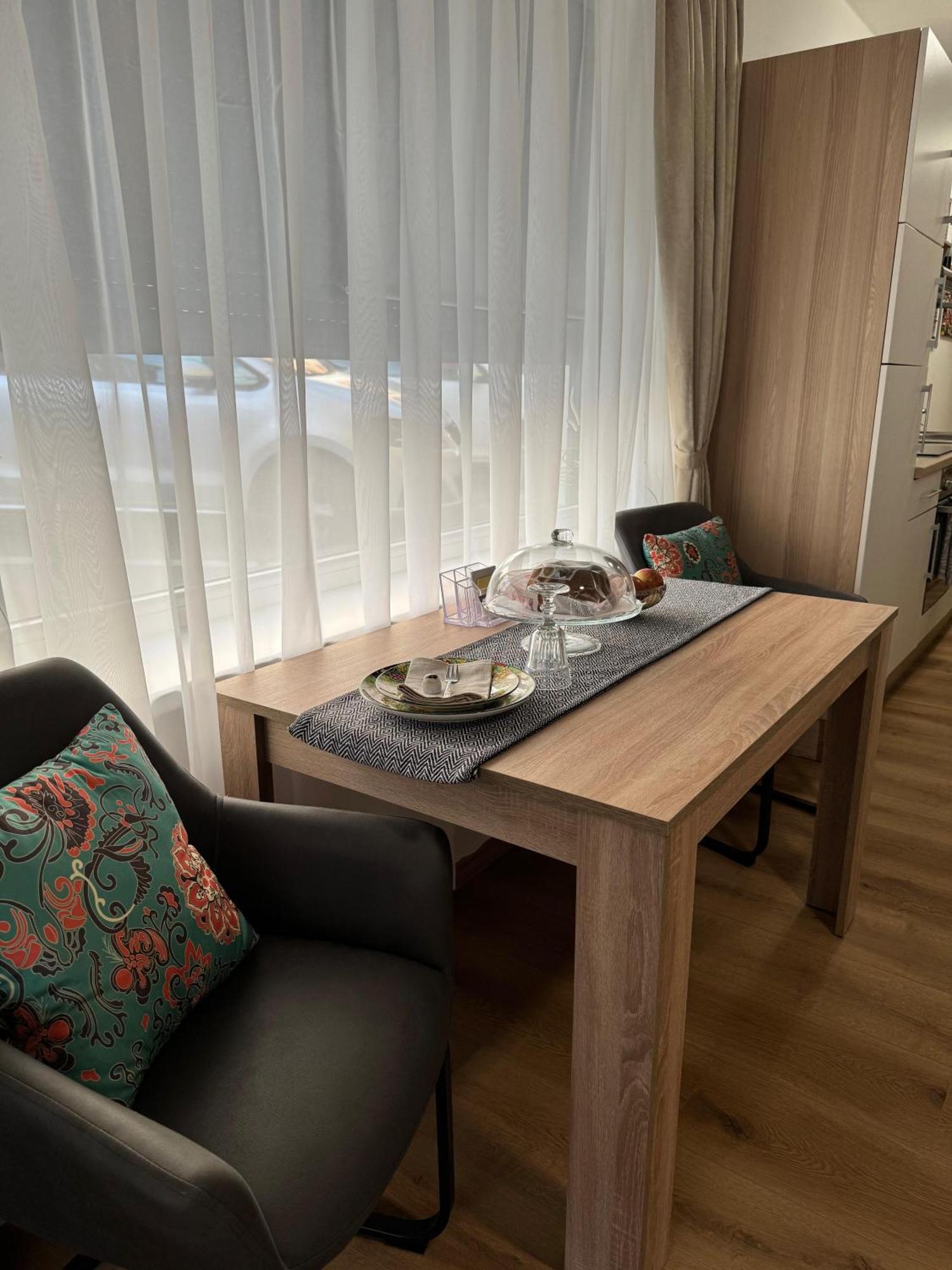 Schonbrunn Apartment